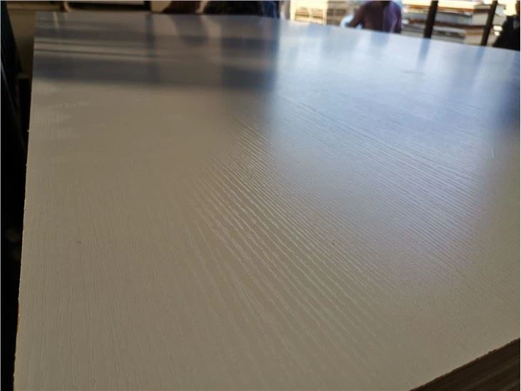 Madera contrachapada de papel de ambos lados de un lado de melamina para uso en muebles