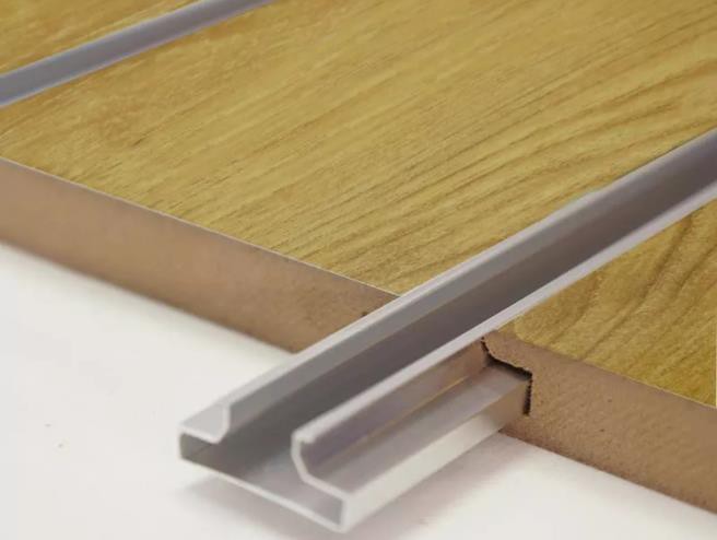 Tablero ranurado del MDF del panel de pared del surco del panel de pared del listón de Slatwall de aluminio