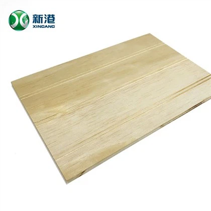 Chapa de madera de 4x8 BB/CC Cara y parte trasera Madera contrachapada machihembrada Panel ranurado Madera contrachapada ranurada de pino