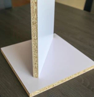 Tablero de partículas aglomerado